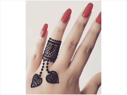 Heart Finger Mehndi Design